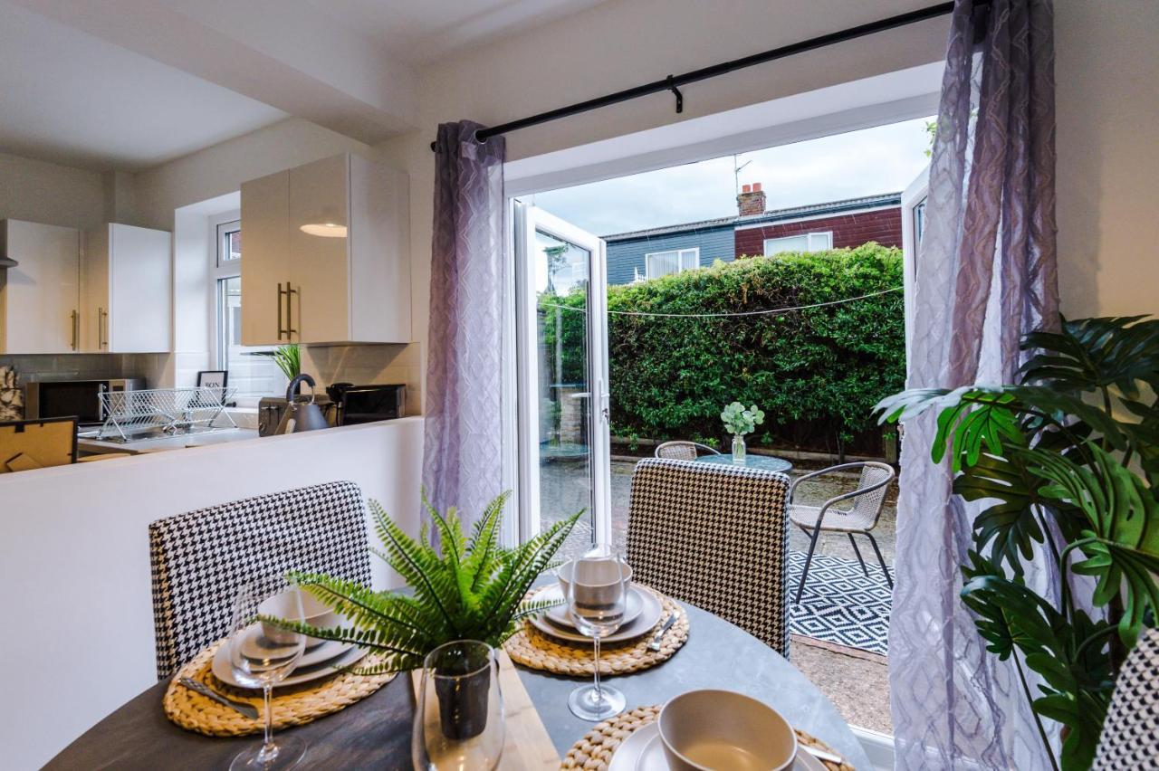 Welcoming 3 Bed Home, 10 Mins From Chester Races And Zoo Saughall 外观 照片