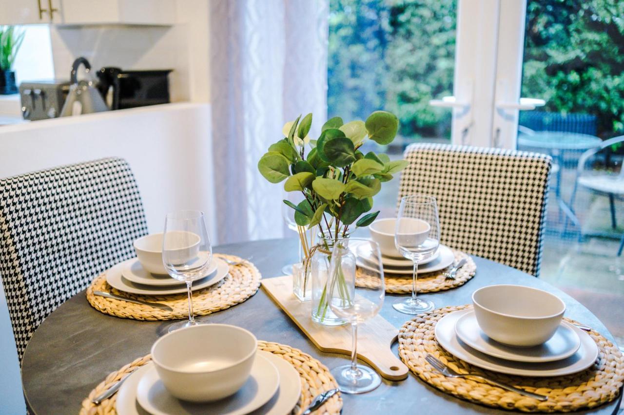 Welcoming 3 Bed Home, 10 Mins From Chester Races And Zoo Saughall 外观 照片